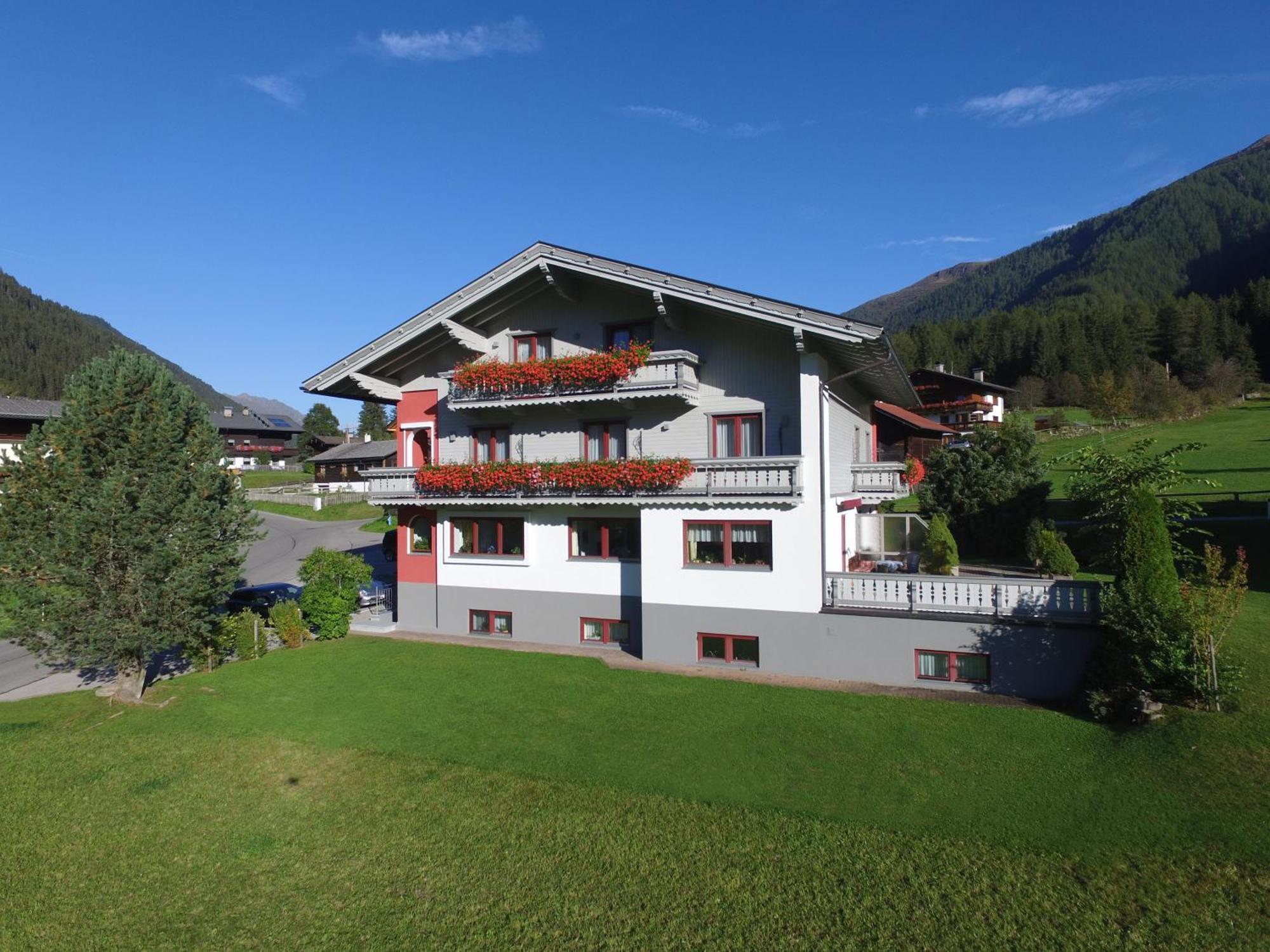 Hotel Garni Burger St. Jakob in Defereggen Exterior foto